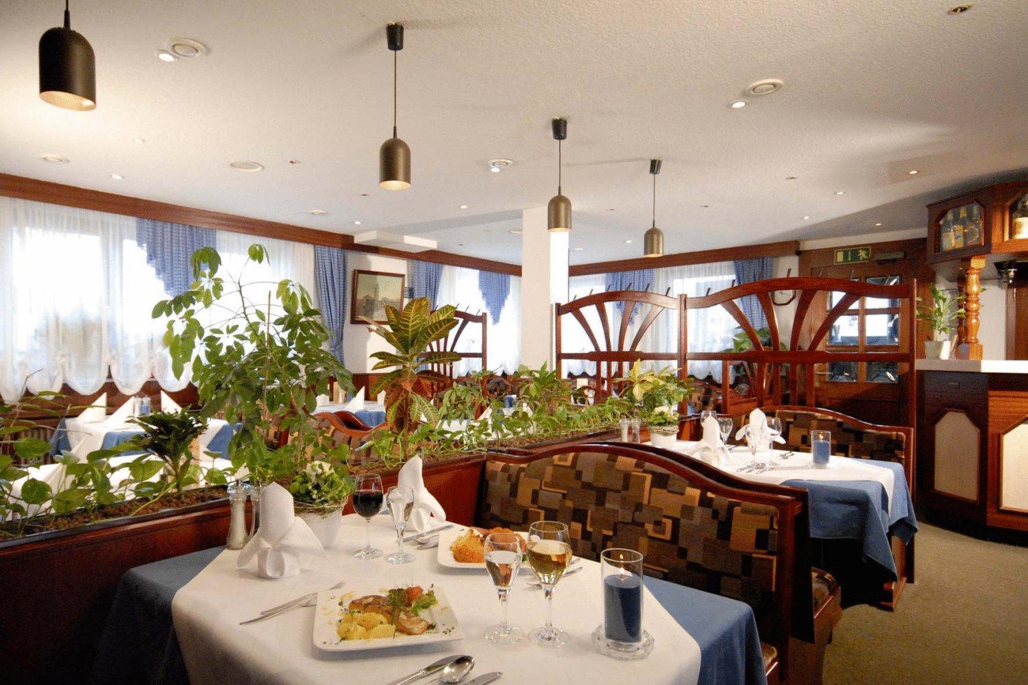 פרידריכסדורף Hotel & Restaurant Hugenottengarten מראה חיצוני תמונה