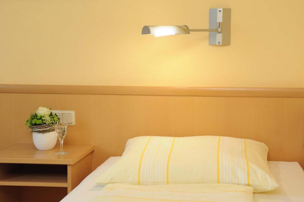 פרידריכסדורף Hotel & Restaurant Hugenottengarten חדר תמונה